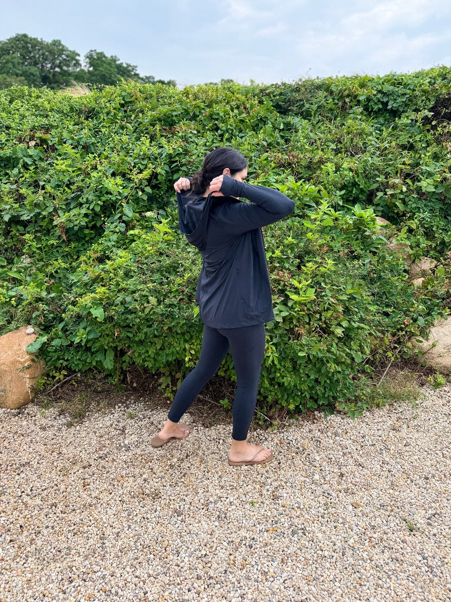 Elevate Your Activewear Game with Our Stylish Zip-Pocket Cardigan