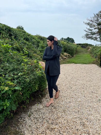 Elevate Your Activewear Game with Our Stylish Zip-Pocket Cardigan